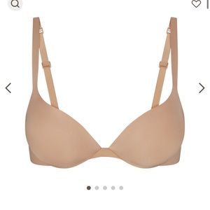 BRAND NEW- SKIMS PUSH UP BRA